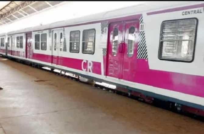 Central Railway | आता रेल्वे स्टेशनवर मिळणार मास्क, सॅनिटायझर आणि हँडग्लोव्हज!