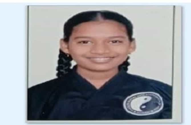 चाचणी परीक्षेला गेलेल्या दहावीच्या विद्यार्थिनीचा शाळेतच मृत्यू