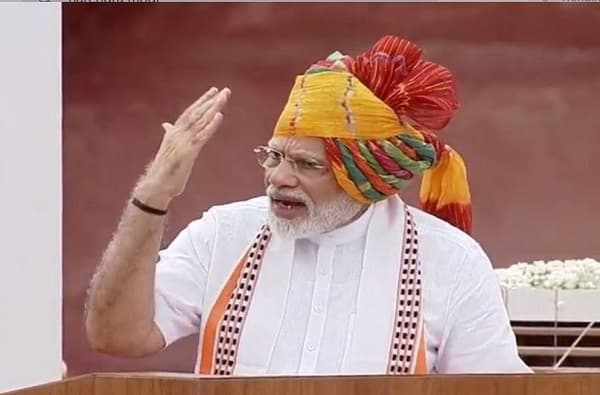 पाच महिने सहा दिवसांपासून पंतप्रधानांचा एकही परदेश दौरा नाही, सहा वर्षात दुसऱ्यांदा घडलं!