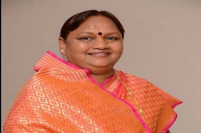 वडील 9 वेळा काँग्रेसचे खासदार, आता आमदार असलेली मुलगी शिवबंधन बांधणार?