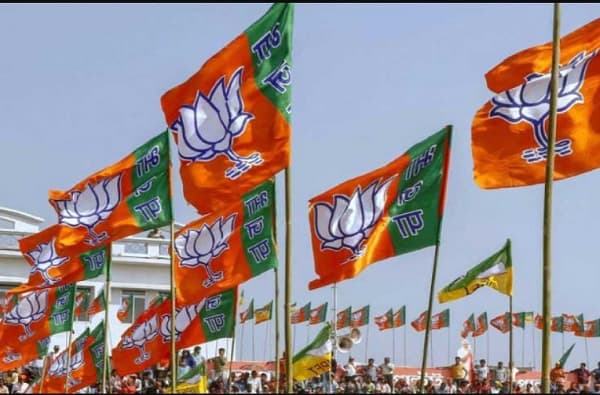 भाजपमध्ये शेवटची मेगाभरती, दिग्गज नेत्यांच्या प्रवेशाची शक्यता