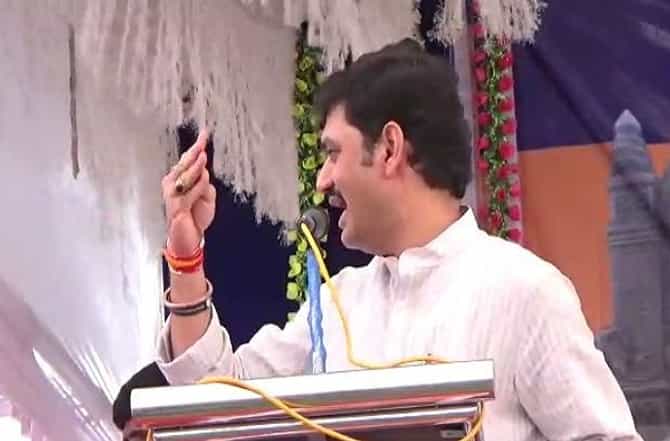 आदित्य ठाकरे पेंग्विनसाठी रडतात म्हणून त्यांना पेंग्विन म्हणतात : धनंजय मुंडे