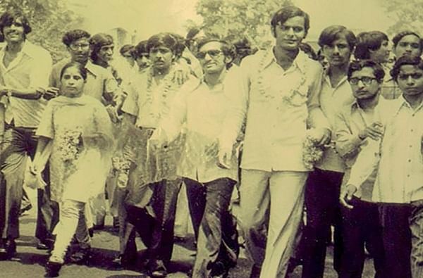 1972 DUSU चे अध्यक्ष श्रीराम खन्ना बनले. त्यांनी जेटली यांना दिल्ली विद्यापीठात विद्यार्थी संघटनेचे मुख्य सल्लागार म्हणून नियुक्त केले. 