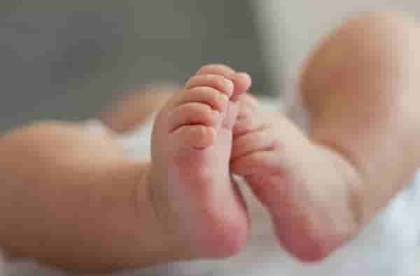 चेंबूरमध्ये 3 दिवसांच्या बाळासह आईला कोरोनाची लागण, डिलिव्हरी वॉर्डात कोरोना पेशंट, पतीचा आरोप