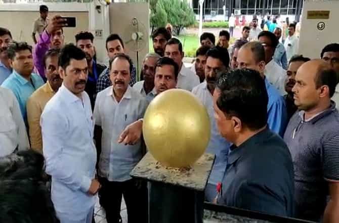 शिक्षकांवर लाठीचार्ज झाल्यानंतर आमदारांचीही आंदोलनात उडी
