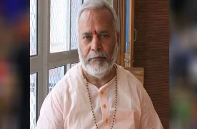 VIDEO पोस्ट करत माजी गृहराज्यमंत्र्यांवर लैंगिक अत्याचाराचे आरोप, तक्रारीनंतर पीडित मुलगी गायब