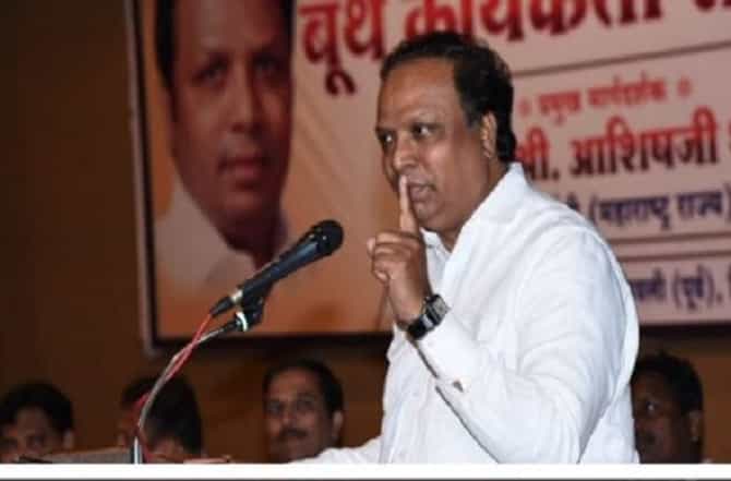 मोदी-शाहांविरोधात बोलताना सांभाळून बोला; आशिष शेलारांची जितेंद्र आव्हाडांना ताकीद