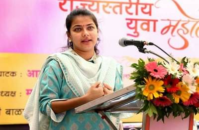 आमदार प्रणिती शिंदेंविरोधात कोर्टाकडून अटक वॉरंट जारी