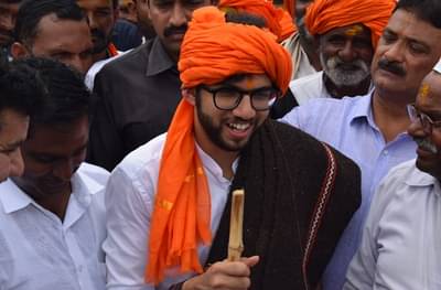 कुठे रुमणे, कुठे घोंगडी भेट, आदित्य ठाकरेंचं यवतमाळमध्ये पारंपारिक स्वागत