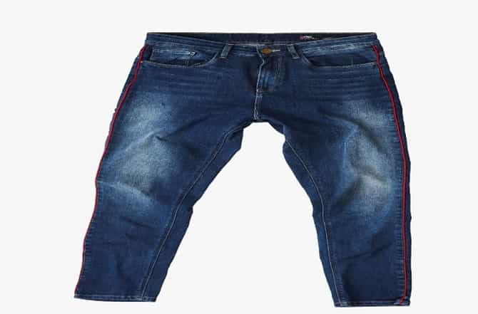 रोजच्या जीन्सला ट्रेंडी लूक देण्याचे 10 फंडे