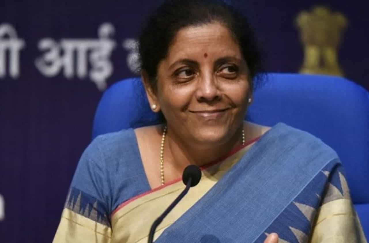 देशातील 10 सरकारी बँकांचं विलिनीकरण, सरकारचा मोठा निर्णय