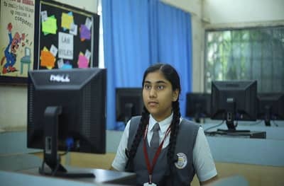 बारामतीची सिद्धी पवार मोदींसोबत बसून चंद्रयान 2 चं लँडिंग पाहणार