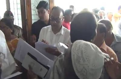 लोकांच्या तक्रारी जागेवर सोडवण्यासाठी चंद्रशेखर बावनकुळेंचा जनता दरबार