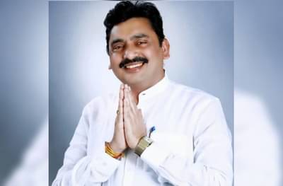 उस्मानाबादमध्ये काँग्रेसला खिंडार, जिल्हाध्यक्ष प्रशांत चेडेंसह डझनभर नेते शिवसेनेत