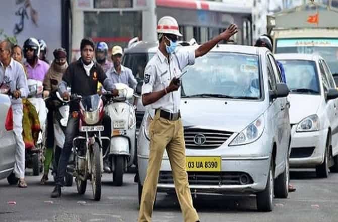 तुमच्या नावावर वाहतूक नियम मोडल्याचा दंड जमा आहे का हे कसं पाहाल?