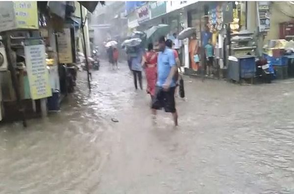 LIVE :मुंबईत जोरदार पाऊस, हिंदमाता परिसरात गुडघाभर पाणी