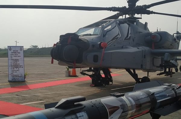 शत्रूंना रात्रंदिवस धाकात ठेवणार, जगातील सर्वात ताकदवर हेलिकॉप्टर अपाचे भारतीय वायूसेनेत दाखल