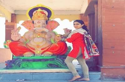 तुझा धर्म कोणता? गणपतीच्या पुजेनंतर सारा अली खान ट्रोल