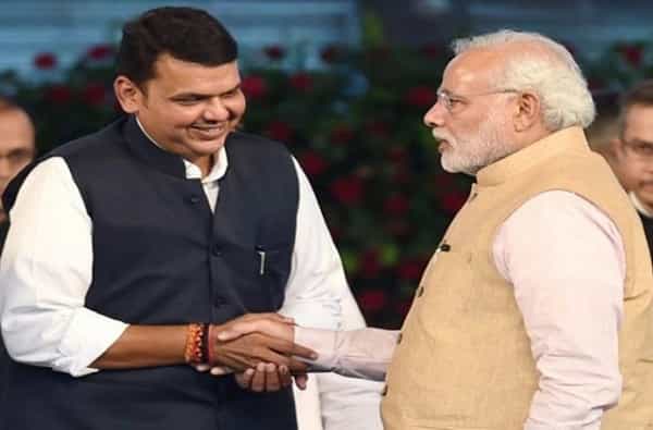पंतप्रधान नरेंद्र मोदी शनिवारी दिवसभर महाराष्ट्र दौऱ्यावर असतील. यामध्ये ते नागपूर, औरंगाबाद आणि मुंबईत विविध कार्यक्रमांना हजेरी लावणं अपेक्षित होतं. पण नागपुरात अतिवृष्टीचा इशारा देण्यात आल्यामुळे मोदींचा दौरा रद्द करण्यात आलाय. नागपुरात मोदींकडून मेट्रोचं लोकार्पण केलं जाणार होतं. दौरा रद्द झाल्याच्या वृत्ताला भाजपकडूनही दुजोरा देण्यात आलाय. त्यामुळे मोदी फक्त औरंगाबाद आणि मुंबईतील कार्यक्रमालाच हजेरी लावणार आहेत.