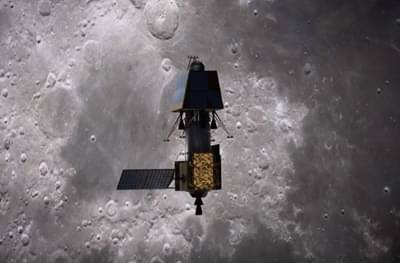 Mission Chandrayan-2 : विक्रम लँडरचं चंद्रावर क्रॅश लॅडिंगची शक्यता, इस्त्रो संपर्काच्या प्रयत्नात