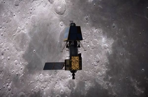 Mission Chandrayan-2 : विक्रम लँडरचं चंद्रावर क्रॅश लॅडिंगची शक्यता, इस्त्रो संपर्काच्या प्रयत्नात