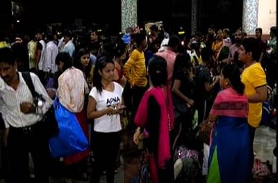 लाखो चाकरमान्यांचा परतीचा प्रवास सुरु, ट्रेनमध्ये मुंगी शिरायलाही जागा नाही