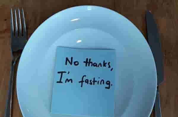 वजन कमी करण्यासाठी उपवासाचे शरीरावर कोणकोणते घातक परिणाम?