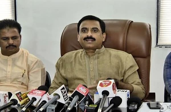 आधी वंचितला काडीमोड, आता स्वतःचे उमेदवार जाहीर, एमआयएमची आघाडी