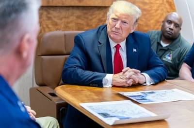 डोनाल्ड ट्रम्प यांच्याकडून राष्ट्रीय सुरक्षा सल्लागाराची हकालपट्टी