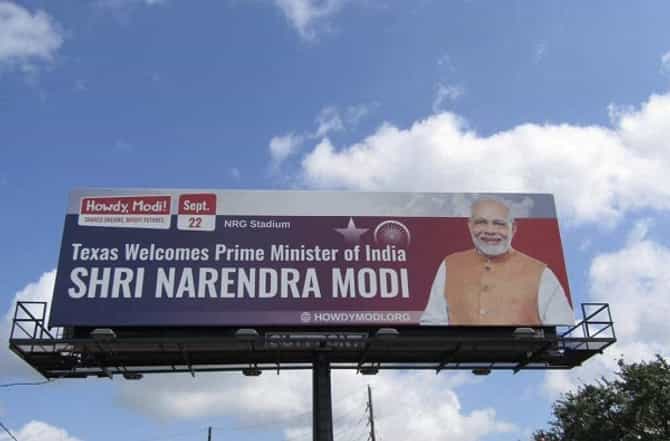 अमेरिकेच्या रस्त्यांवर मोदींचे बॅनर, भाषण ऐकण्यासाठी फुटबॉल स्टेडिअम हाऊसफुल्ल