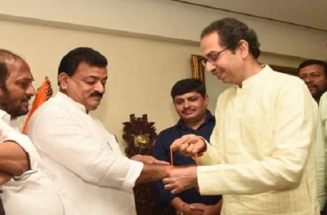 मातोश्रीच्या पायऱ्यांवरून परत गेलेले भास्कर जाधव 15 वर्षांनी पुन्हा मातोश्रीवर