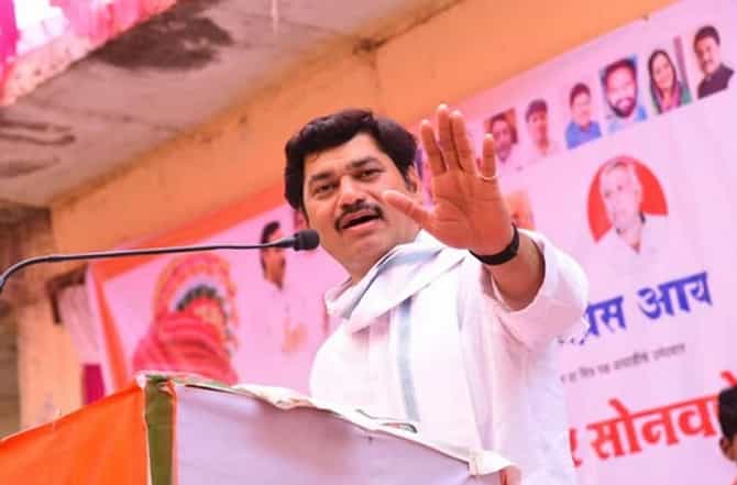 भाजपचा गड ढासळला, शरद पवार खडसेंना न्याय देतील : धनंजय मुंडे