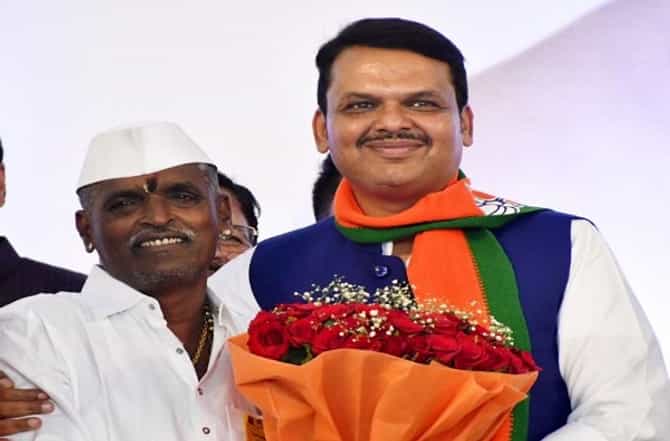 इंदुरीकर महाराज निवडणूक लढवण्याची चर्चा, थेट काँग्रेस प्रदेशाध्यक्षांना भिडणार?