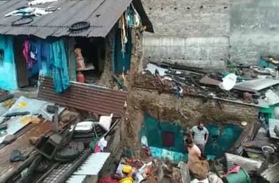घराची भिंत कोसळून तिघांचा मृत्यू, मृतांमध्ये गर्भवती महिलेसह सहा वर्षीय चिमुकल्याचा समावेश