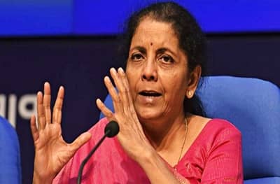 GST बैठकीआधी कॉर्पोरेट करात मोठी कपात, सेन्सेक्सची 1600 अंकांनी भरारी