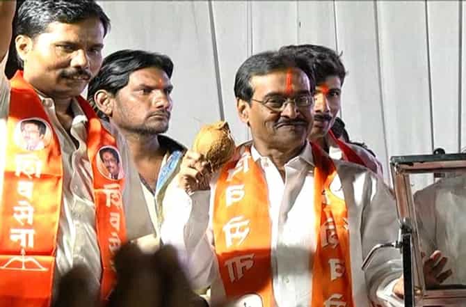युतीच्या घोषणेपूर्वीच शिवसेनेच्या दिलीप सोपलांनी प्रचाराचा नारळ फोडला