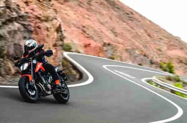 KTM 790 Duke भारतात लाँच, किंमत तब्बल...