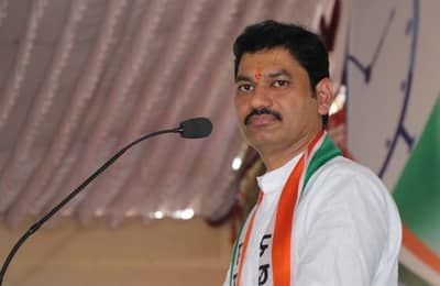 परळी पंचायत समिती सभापतीची सोमवारी निवड, धनंजय मुंडे कुणाला संधी देणार?