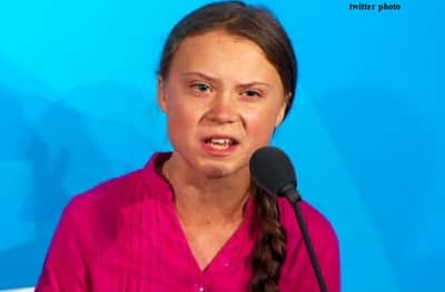 डोळ्यात अश्रू, शब्दांमध्ये तीव्र राग, संयुक्त राष्ट्रात 16 वर्षीय तरुणी बरसली