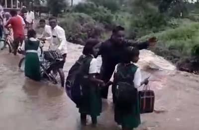 राज्यभरात अनेक ठिकाणी परतीच्या पावसाची जोरदार हजेरी, नाशिकमध्ये ढगफुटी