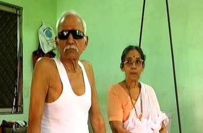 पीएमसी बँकेवर आर्थिक निर्बंध, वयोवृद्ध दाम्पत्य औषधालाही महाग