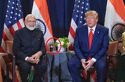 मोदी आणि ट्रम्प यांच्यामध्ये ती कोकची बाटली का ठेवली होती? अखेर कोडं सुटलं