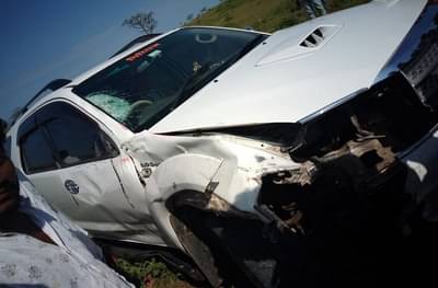 मंत्री तानाजी सावंत यांच्या गाडीने तरुणाला उडवलं, जागीच मृत्यू, जमावाने गाडी फोडली