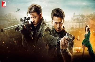 WAR REVIEW : हृतिक रोशन आणि टायगर श्रॉफचा अॅक्शन पॅक्ड वॉर