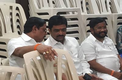 तीन दिवसांपासून मातोश्रीवर, या दोन इच्छुकांच्या तिकिटाचा निर्णय ठरला