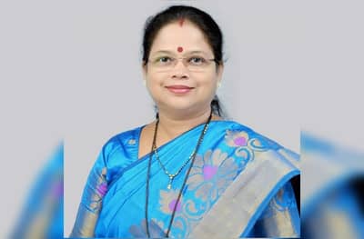 रस्त्यांची दुरावस्था, कार अपघातात भाजप नगरसेविका मुग्धा लोंढे यांचा मृत्यू