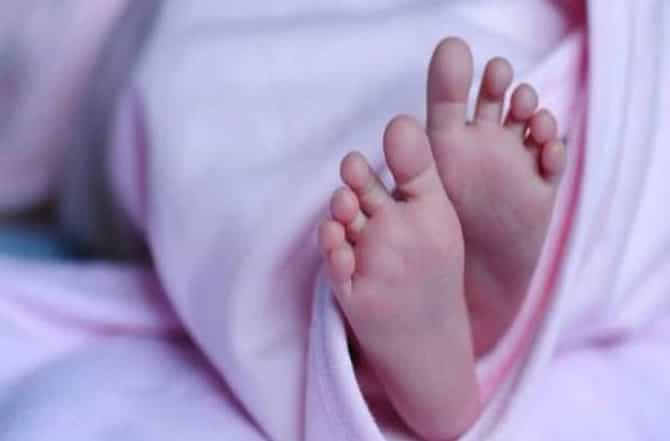 मुलाच्या हव्यासापोटी सव्वा महिन्याच्या चिमुरडीचा खून, निर्दयी मातेला बेड्या