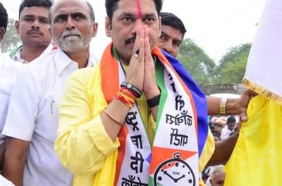 ना गड, ना घाट, धनंजय मुंडेंनी धरली माहूरगडाची वाट