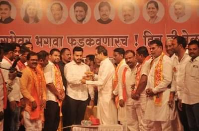 संग्राम जगतापांना धक्का, राष्ट्रवादीच्या नेत्याची अचानक युतीच्या व्यासपीठावर एंट्री