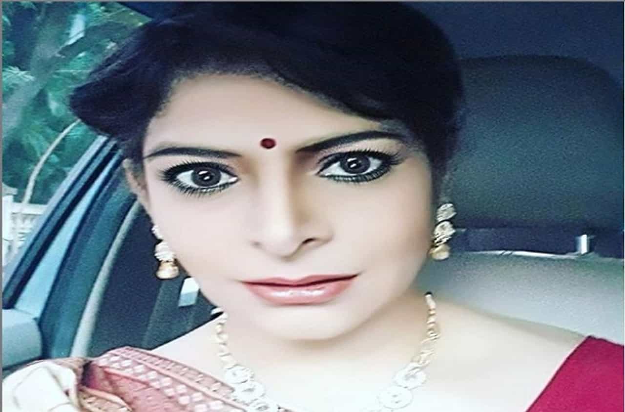 पीएमसी बँकेवर निर्बंध, प्रसिद्ध अभिनेत्रीवर सोनं विकण्याची वेळ